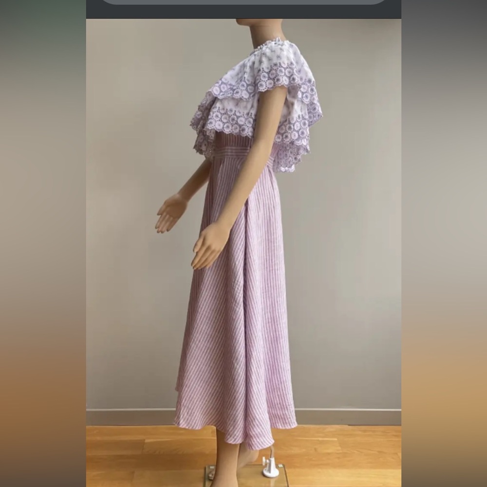 Beautiful lilac linen dress with embroidery. Hidden zipper on side.